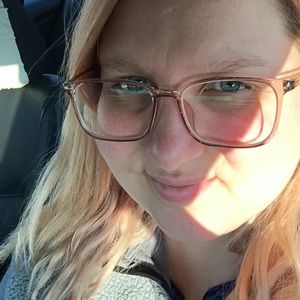 Meet your Posher, Makayla